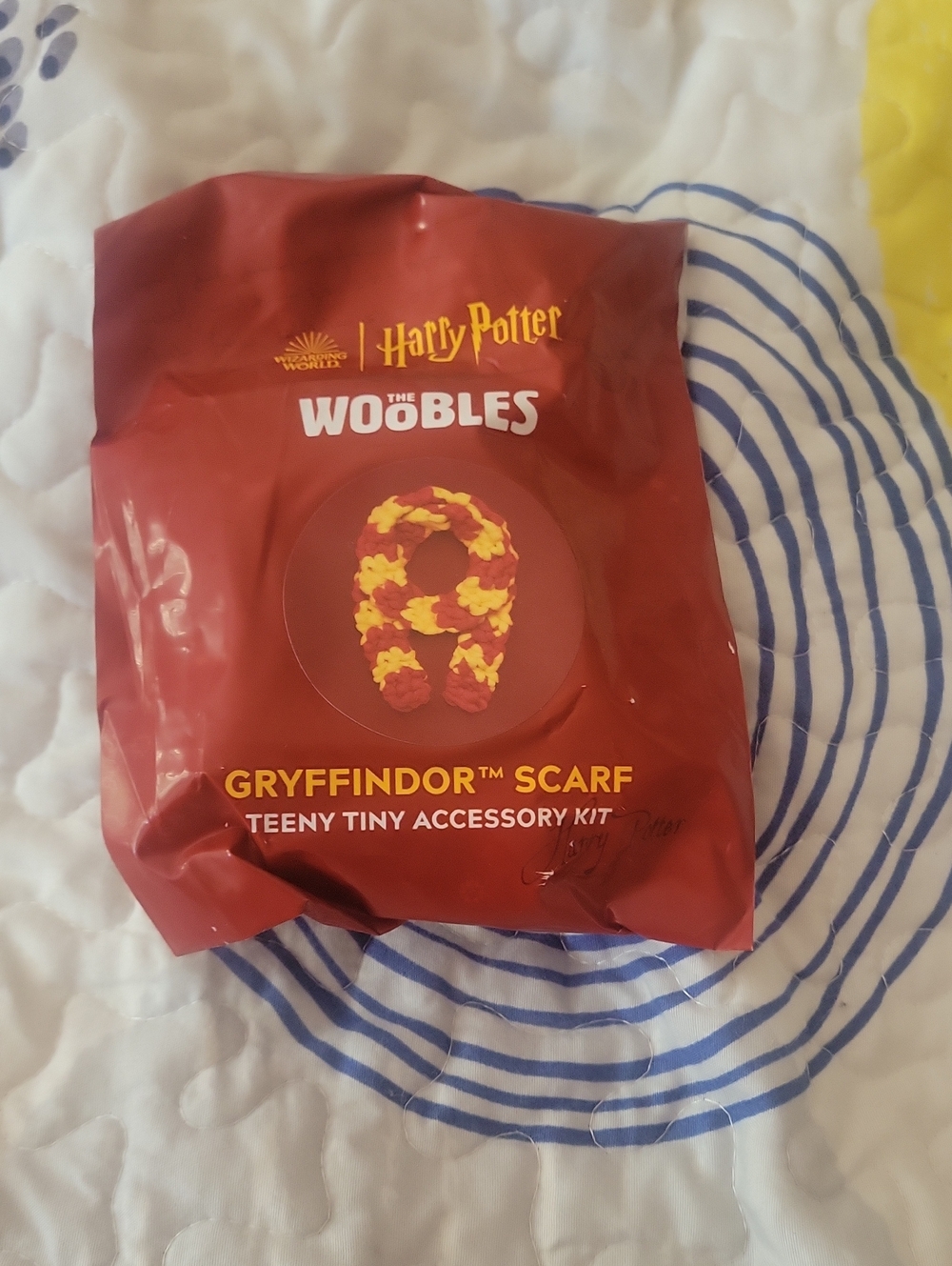 Warner Bros. Gryffindor Mini Scarf Kit - Red & Yellow Woobles X Harry Potter